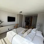 Comfortable Studio Nunoa Metro And Plaza