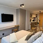 Comfortable Studio Nunoa Metro And Plaza